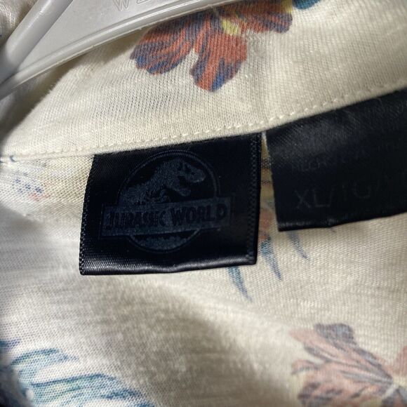 Jurassic Park Shirt XL Hawaiian Print Casual Short Sleeve Button Up Soft - Picture 12 of 13